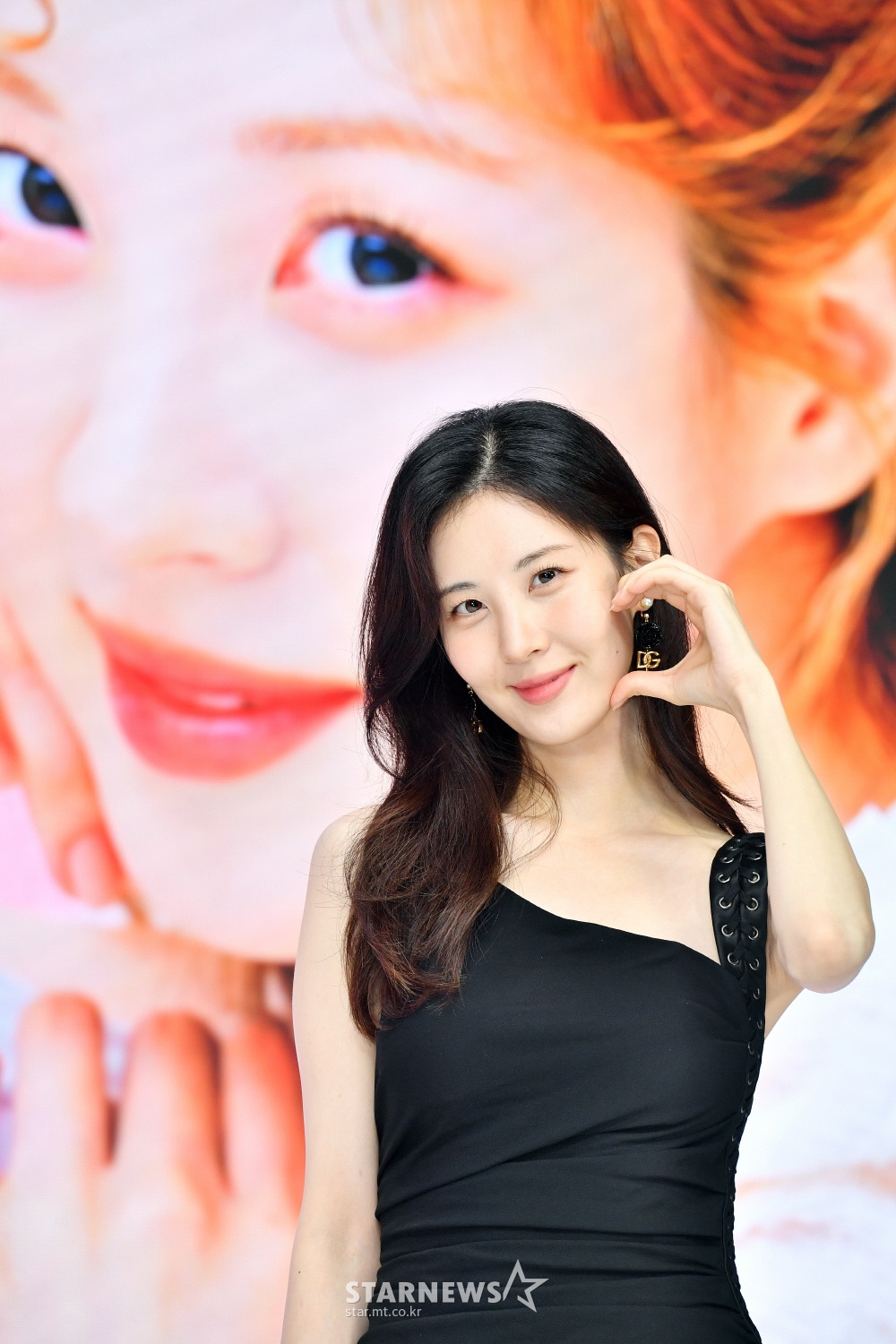 배우 서현이 15일 오후 온라인으로 진행된 KBS 2TV 수목극드라마 '징크스의 연인' 제작발표회에 참석해 포즈를 취하고 있다. '징크스의 연인'은 불행한 자신의 삶을 숙명으로 여기고 순응하며 사는 한 인간 남자와 저주를 풀기 위해 미지의 세상 밖으로 뛰어든 여신이 잔혹한 운명을 뛰어넘으며 펼치는 판타지 로맨스 드라마다. / 사진제공 = KBS / 2022.06.15 /사진=김창현 기자 chmt@