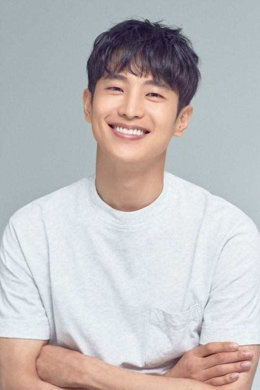 최웅 /사진=글로빅엔터테인먼트, 스튜디오보난자