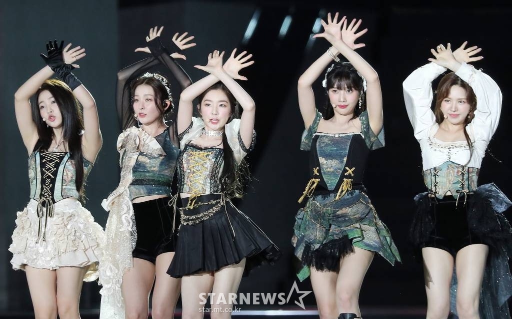 걸그룹 레드벨벳이 18일 오후 서울 송파구 잠실 올림픽주경기장에서 진행된 '2022 드림콘서트'에 참석해 멋진 무대를 선보이고 있다. 2022.06.18 /사진=김창현 기자 chmt@