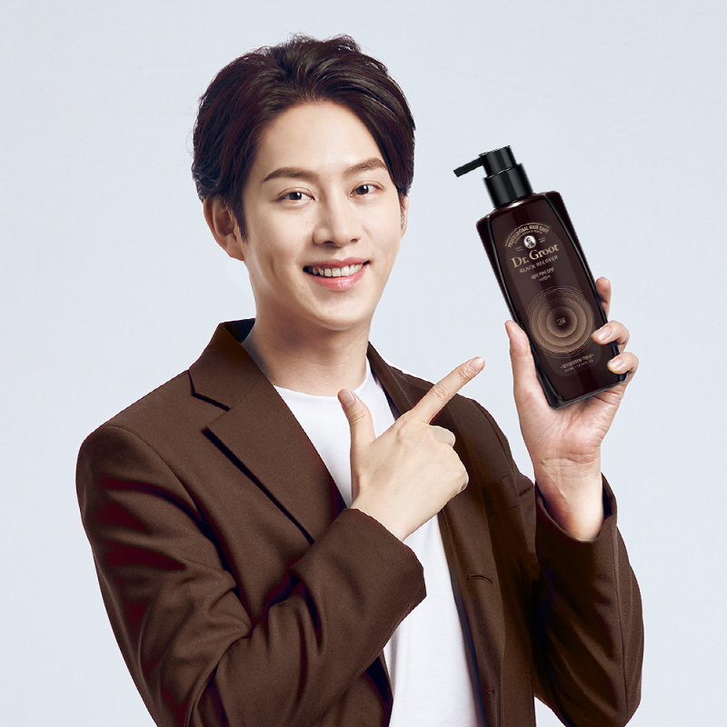 닥터그루트 블랙리커버 샴푸 모델 김희철 /사진제공=LG생활건강