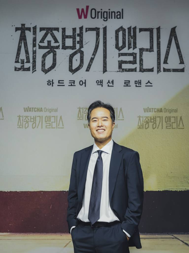 배우 정승길이 24일 오전 온라인으로 진행된 왓챠 오리지널 드라마 '최종병기 앨리스' 제작발표회에 참석해 포즈를 취하고 있다. '최종병기 앨리스'는 킬러라는 정체를 숨겨야 하는 전학생 '겨울'과 비폭력으로 학교를 평정한 잘생긴 또라이 '여름'이 범죄 조직에 쫓기며, 핏빛으로 물든 학교생활을 그린 하드코어 액션 로맨스다. / 사진제공 = 왓챠 / 2022.06.24 /사진=김창현 기자 chmt@
