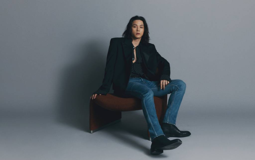 넷플릭스 오리지널 드라마 '종이의 집' 배우 김지훈이 1일 오전 진행된 화상 인터뷰를 위해 포즈를 취하고 있다. '종이의 집'은 통일을 앞둔 한반도를 배경으로 천재적 전략가와 각기 다른 개성 및 능력을 지닌 강도들이 기상천외한 변수에 맞서며 벌이는 사상 초유의 인질 강도극을 그린 넷플릭스 드라마다. /사진제공=넷플릭스 2022.07.01 /사진=이동훈 기자 photoguy@