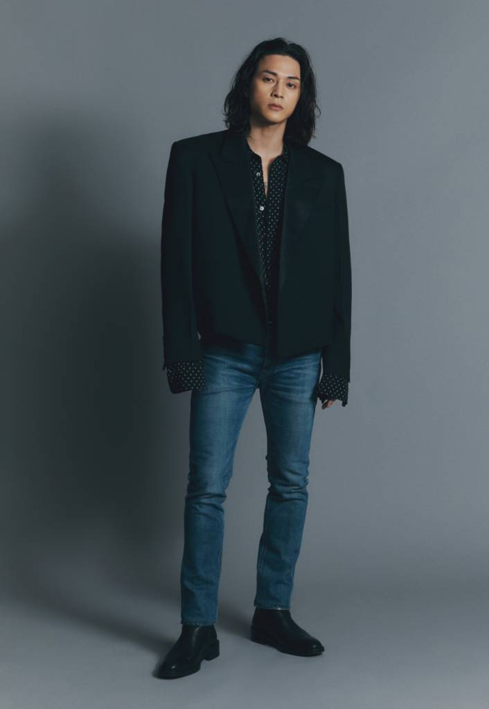 넷플릭스 오리지널 드라마 '종이의 집' 배우 김지훈이 1일 오전 진행된 화상 인터뷰를 위해 포즈를 취하고 있다. '종이의 집'은 통일을 앞둔 한반도를 배경으로 천재적 전략가와 각기 다른 개성 및 능력을 지닌 강도들이 기상천외한 변수에 맞서며 벌이는 사상 초유의 인질 강도극을 그린 넷플릭스 드라마다. /사진제공=넷플릭스 2022.07.01 /사진=이동훈 기자 photoguy@