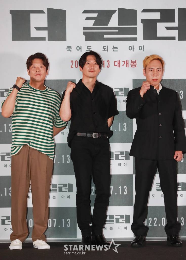 배우 최기섭, 장혁, 브루스 칸이 4일 오후 서울 CGV용산아이파크몰에서 진행된 영화 '더 킬러 : 죽어도 되는 아이'(감독 최재훈) 언론시사회에 참석해 포즈를 취하고 있다. 호화로운 은퇴 생활을 즐기던 업계 최강 킬러 의강이 자신을 건드린 놈들을 끝까지 쫓아 응징하는 스트레이트 액션 영화 ‘더 킬러’는 오는 13일 개봉된다. /2022.07.04 /사진=이동훈 기자 photoguy@