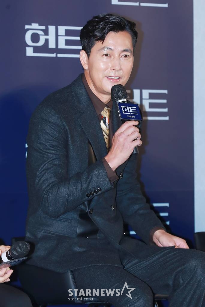배우 정우성이 5일 오전 서울 성동구 메가박스 성수점에서 진행된 영화 '헌트'(감독 이정재) 제작발표회에 참석해 질문에 답하고 있다. 조직 내 숨어든 스파이를 색출하기 위해 서로를 의심하는 안기부 요원 박평호와 김정도의 이야기를 그린 영화 '헌트'는 8월 10일 개봉한다. /2022.07.05 /사진=이동훈 기자 photoguy@