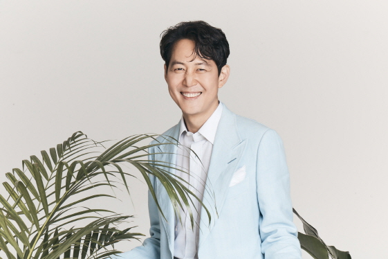 영화 '헌트'에서 주연과 감독을 맡은 이정재