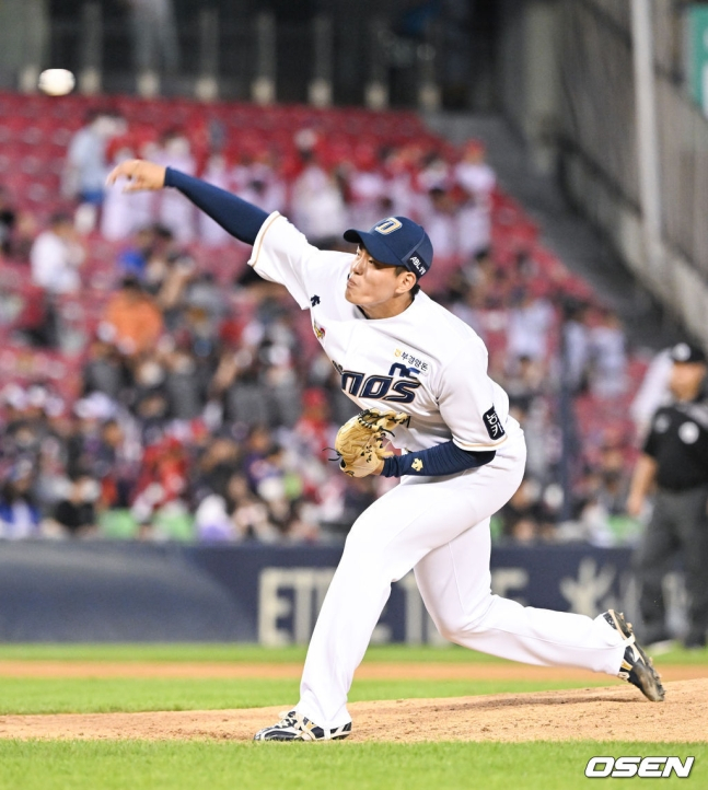 15일 오후 서울 잠실구장에서 '2022 신한은행 SOL KBO 올스타전' 퓨처스 올스타전이 진행됐다. 7회초 남부 NC 하준수가 역투하고 있다. /사진=OSEN