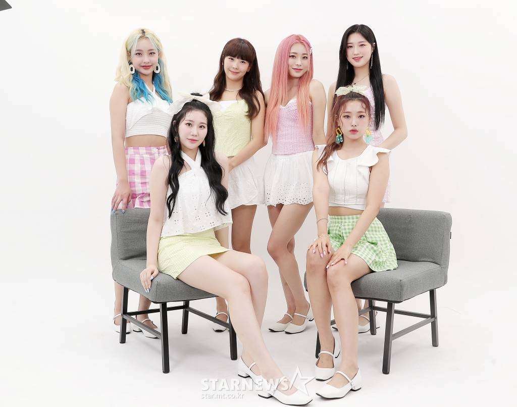 걸그룹 하이엘이 13일 오후 서울 종로구 서린동 스타뉴스 사옥에서 진행된 인터뷰에 앞서 포즈를 취하고 있다. 하이엘은 오는 14일 정오 새 싱글 'Summer Ride' 발매하고 활동에 나선다. 2022.07.13 /사진=김창현 기자 chmt@