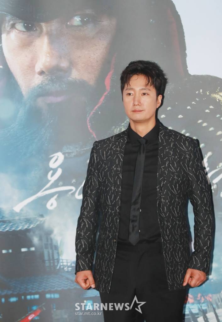 배우 박해일이 19일 오후 서울 롯데시네마 월드타워점에서 진행된 영화 '한산: 용의 출현' 언론배급시사회에 참석해 질문에 답하고 있다. '명량'의 후속작으로 절대적인 열세 속에서 전황을 뒤집은 이순신 장군과 조선 수군의 위대한 승리를 그린 영화 '한산: 용의 출현'은 오는 27일 개봉한다. /2022.07.19 /사진=이동훈 기자 photoguy@