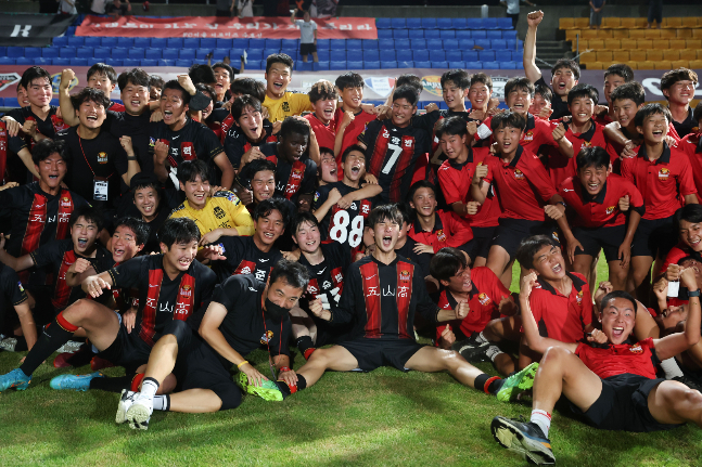 K리그 U-18 챔피언십 정상에 오른 FC서울 산하 U-18팀 오산고 선수들. /사진=한국프로축구연맹