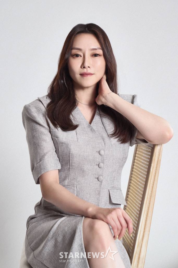 넷플릭스 오리지널 시리즈 '블랙의 신부'의 배우 차지연이 22일 오전 진행된 화상 인터뷰를 위해 포즈를 취하고 있다. '블랙의 신부'는 사랑이 아닌 조건을 거래하는 상류층 결혼정보회사에서 펼쳐지는 복수와 욕망의 스캔들을 그린 드라마다. /2022.07.22 /사진=이동훈 기자 photoguy@
