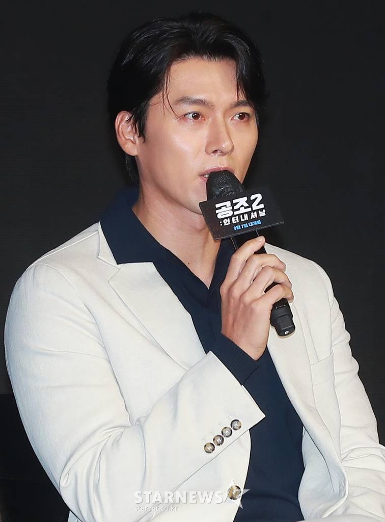 배우 현빈이 16일 오전 서울 콘래드호텔에서 진행된 영화 '공조2: 인터내셔날'(감독 이석훈) 제작발표회에 참석해 질문에 답하고 있다. 글로벌 범죄 조직을 잡기 위해 다시 만난 북한 형사 림철령(현빈)과 남한 형사 강진태(유해진), 해외파 FBI 잭(다니엘 헤니)이 각자의 목적으로 뭉친 형사들의 예측불허 삼각 공조 수사를 그린 영화 '공조2: 인터내셔날'은 9월 7일 개봉한다. /2022.08.16 /사진=이동훈 기자 photoguy@