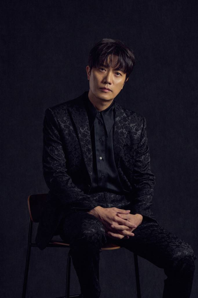 넷플릭스 오리지널 시리즈 '모범가족'의 배우 박희순이 16일 오후 진행된 화상 인터뷰를 위해 포즈를 취하고 있다. '모범가족'은 파산과 이혼 위기에 놓인 평범한 가장 동하가 우연히 죽은 자의 돈을 발견하고 범죄 조직과 처절하게 얽히며 벌어지는 범죄 스릴러다. /사진제공=넷플릭스 20220.08.16 /사진=이동훈 기자 photoguy@