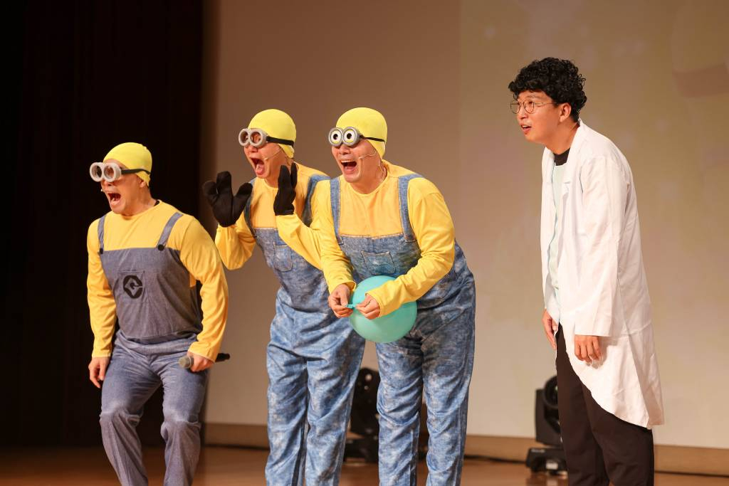 코미디언 이종훈, 박성호, 김재욱, 정범균이 20일 오후 부산 영화의 전당에서 진행된 부산국제코미디페스티벌 '쇼그맨' 공연에서 열연하고 있다. /사진제공=부산국제코미디페스티벌 2022.08.20 /사진=이동훈 기자 photoguy@