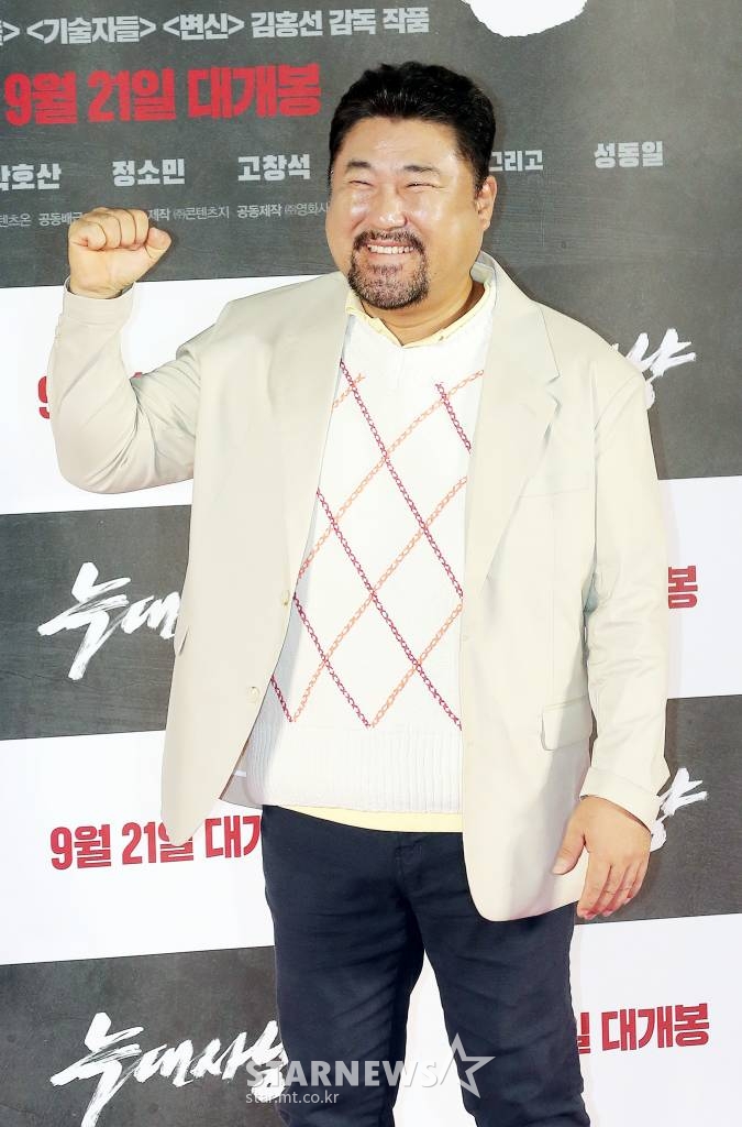 배우 고창석이 29일 오전 서울 용산구 아이파크몰 CGV에서 열린 영화 '늑대사냥' 제작보고회에 참석해 포즈를 취하고 있다. '늑대사냥'은 극악무도한 범죄자들을 태평양에서 한국까지 이송해야 하는 상황 속, 지금껏 보지 못한 극한 상황에 처하게 되는 하드보일드 서바이벌 액션. 오는 9월 21일 개봉. 2022.08.29 /사진=김창현 기자 chmt@