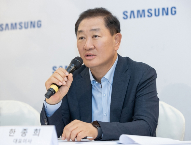 한종희 부회장은 1일(현지 시간) 'IFA(국제가전박람회) 2022'가 열리는 독일 베를린에서 기자 간담회를 열고 DX 부문 지속 성장을 위한 비전을 공유했다.
