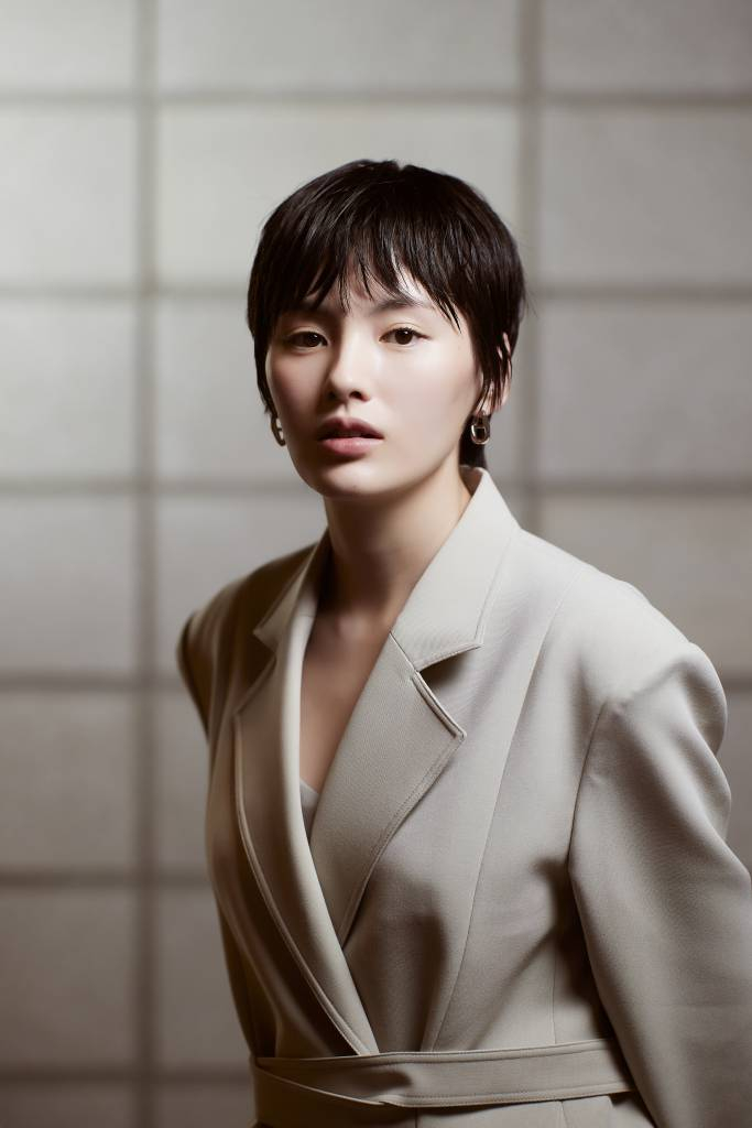 영화 '둠둠'(감독 정원희)의 배우 김용지가 6일 오후 진행된 인터뷰를 위해 포즈를 취하고 있다. 실력을 인정받는 DJ였지만 키우지 못하는 아기, 불안한 엄마와의 갈등으로 음악을 관둔 '이나'가 베를린행 티켓이 걸린 오디션에 도전하는 이야기를 그린 영화 '둠둠'은 오는 15일 개봉된다. /사진제공=영화사진진 2022.09.06 /사진=이동훈 기자 photoguy@