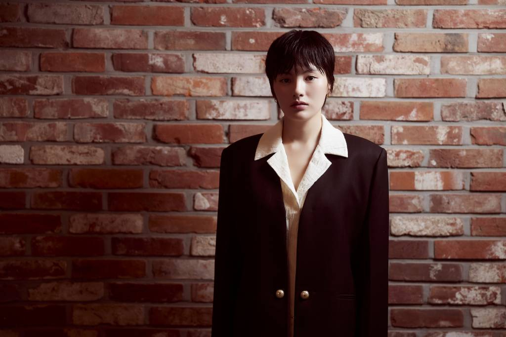 영화 '둠둠'(감독 정원희)의 배우 김용지가 6일 오후 진행된 인터뷰를 위해 포즈를 취하고 있다. 실력을 인정받는 DJ였지만 키우지 못하는 아기, 불안한 엄마와의 갈등으로 음악을 관둔 '이나'가 베를린행 티켓이 걸린 오디션에 도전하는 이야기를 그린 영화 '둠둠'은 오는 15일 개봉된다. /사진제공=영화사진진 2022.09.06 /사진=이동훈 기자 photoguy@