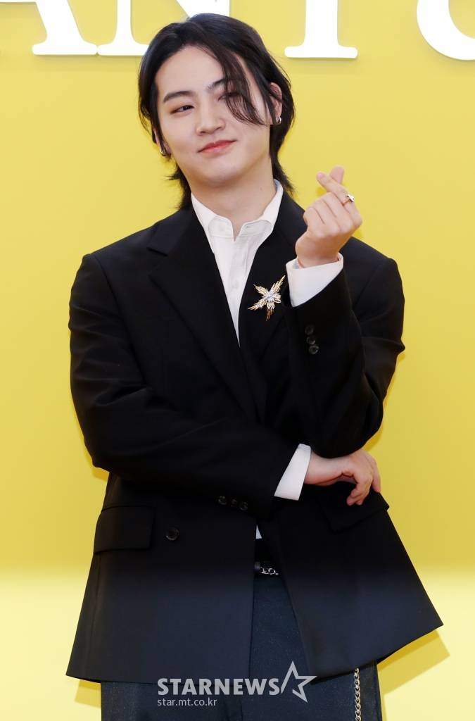 그룹 GOT7 JAY B(제이비)가 22일 오후 서울시 강남구 ST송은빌딩에서 진행된 티파니 '옐로우 이벤트: 옐로우 이즈 더 뉴 블루' 행사에 참석해 포즈를 취하고 있다. 2022.02.22 /사진=임성균 기자 tjdrbs23@