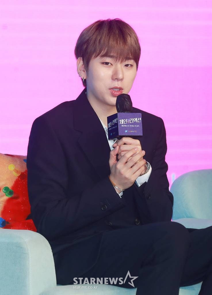 가수 지코가 14일 오전 서울 여의도 콘래드호텔에서 진행된 쿠팡플레이 예능 '체인리액션' 제작발표회에 참석해 인사말을 하고 있다. 지상낙원 사이판으로 떠난 8명의 남녀가 체인에 묶여 밤과 낮을 함께 보내는 짜릿한 리얼 데이팅 예능 '체인리액션'은 오는 16일 공개된다. /2022.09.14 /사진=이동훈 기자 photoguy@