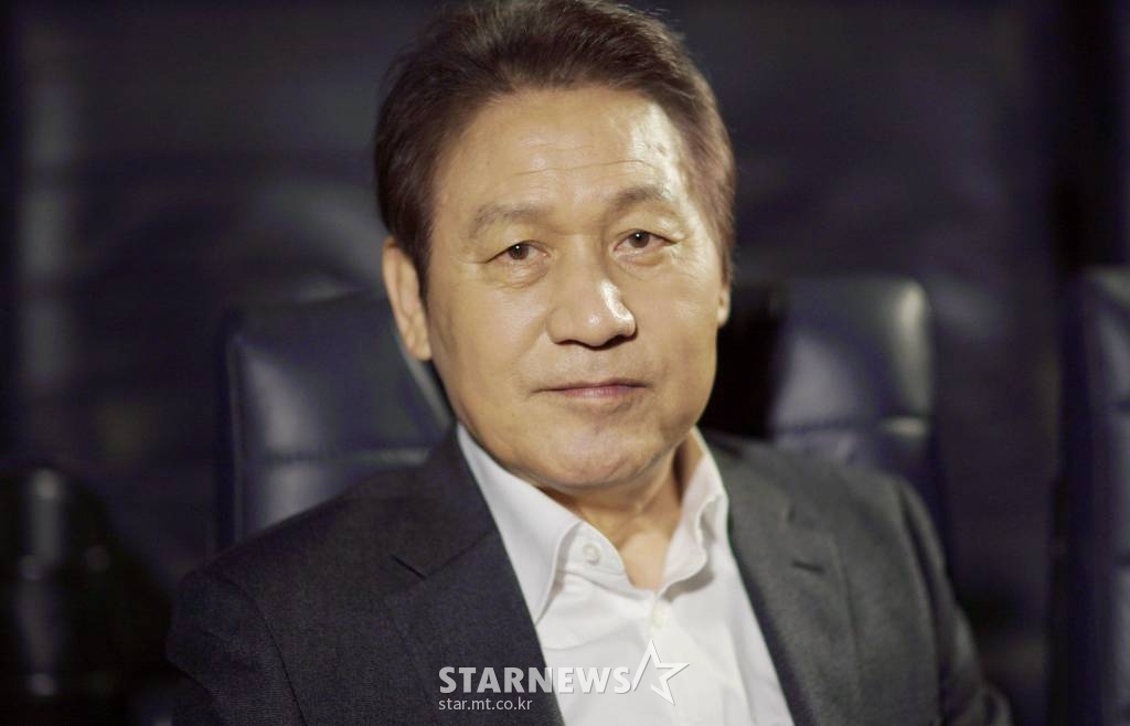 영화 '아들의 이름으로'(감독 이정국) 주연배우 안성기가 6일 오전 온라인으로 진행된 라운드 인터뷰를 위해 포즈를 취하고 있다. /사진제공=엣나인필름 2021.05.06 /사진=이동훈 기자 photoguy@