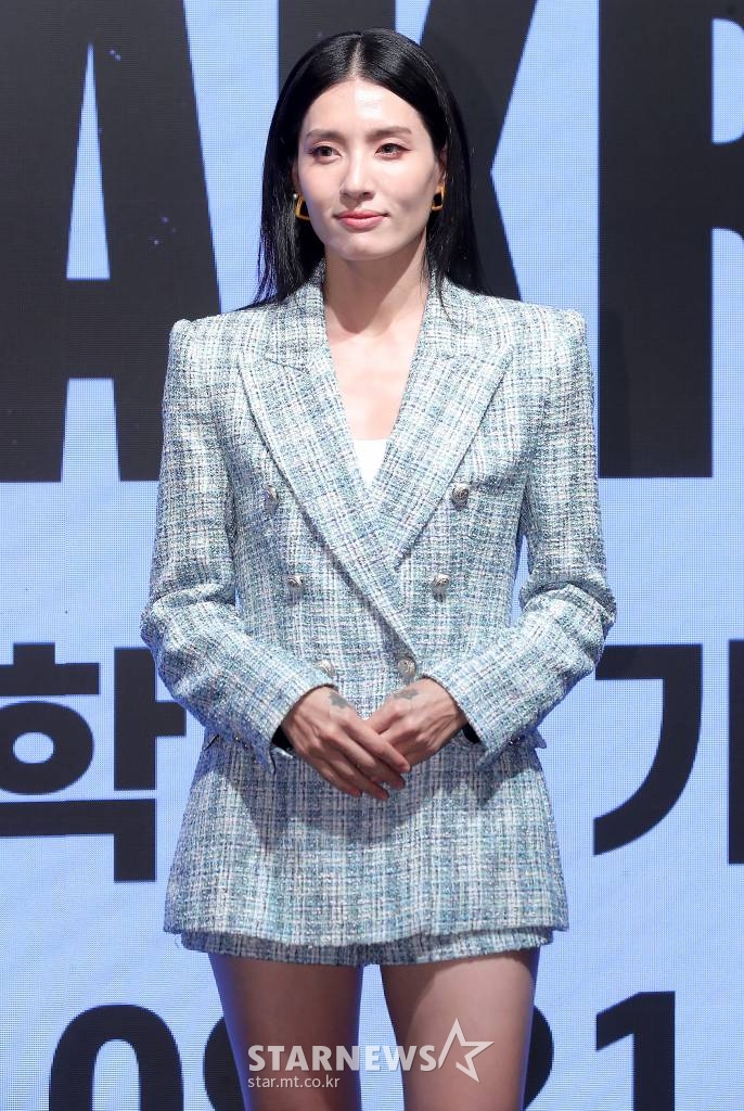 댄서 모니카가 21일 오전 서울 종로구 혜화동 서경대학교 공연예술센터에서 열린 '2022 웰컴 대학로 기자간담회'에 참석해 포즈를 취하고 있다. '2022 웰컴 대학로'는 오는 24일 개막해 30일까지 36일간 대학로 일대에서 펼쳐져 넌버벌 공연, 전통공연, 뮤지컬, 연극 등 한국의 우수한 공연 작품을 대학로에서 만나볼 수 있다. 2022.09.21 /사진=김창현 기자 chmt@