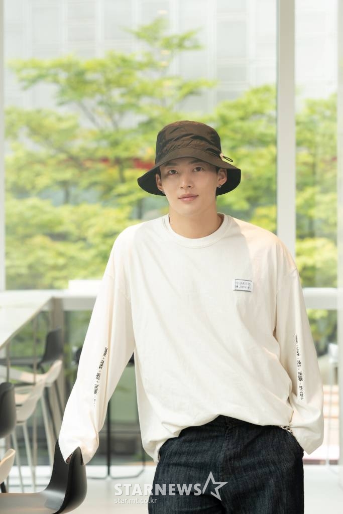 엠넷 음악프로그램 '걸스플래닛999 : 소녀대전'의 심사위원인 댄스 전문가 백구영이 본지와의 인터뷰를 위해 포즈를 취하고 있다. /사진제공=CJENM 2021.10.08 /사진=이동훈 기자 photoguy@