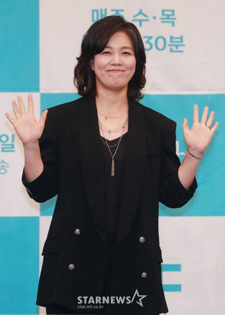 배우 김정영이 22일 오후 서울 마포구 상암동 MBC 사옥에서 진행된 수목드라마 '십시일반' 제작발표회에서 질문에 답하고 있다. /사진=이동훈 기자 photoguy@