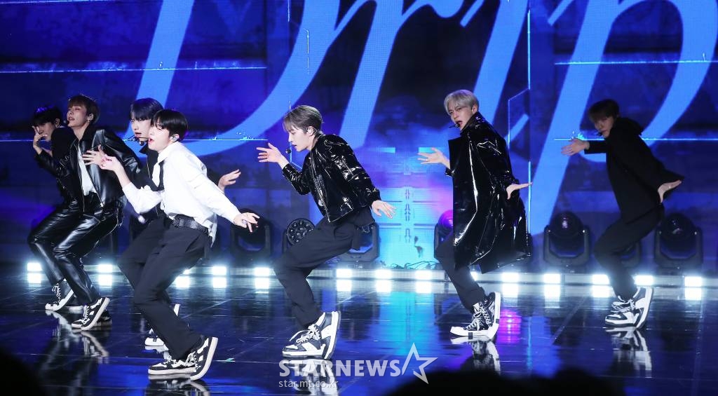 그룹 미래소년이 28일 오후 서울 강남구 청담동 일지아트홀에서 열린 네 번째 미니앨범 'Ourturn' 발매 기념 쇼케이스에 참석해 멋진 무대를 선보이고 있다. 미래소년의 새 앨범 'Ourturn'에는 타이틀곡 'Drop N' Drop'을 시작으로 'Welcome To The Future', 'Daydreamin'', 'What Are You Doing?', 'Falling Stars'까지 총 다섯 곡이 수록됐다. 2022.09.28 /사진=김창현 기자 chmt@