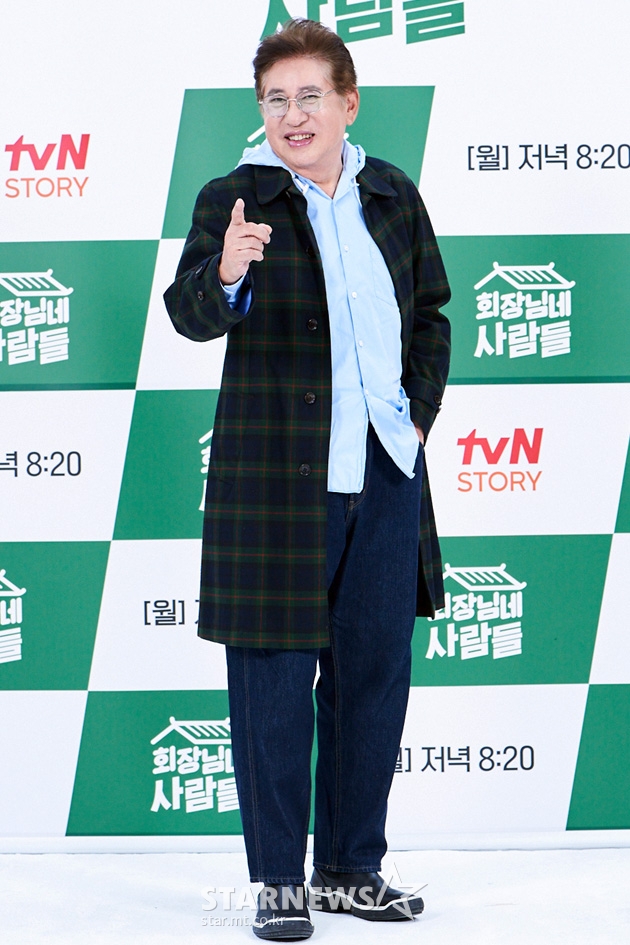 배우 김용건이 6일 오후 온라인으로 진행된 tvN STORY 예능 '회장님네 사람들' 제작발표회에 참석해 포즈를 취하고 있다. 2022.10.06 <사진=tvN STORY제공> /사진=임성균 기자 tjdrbs23@