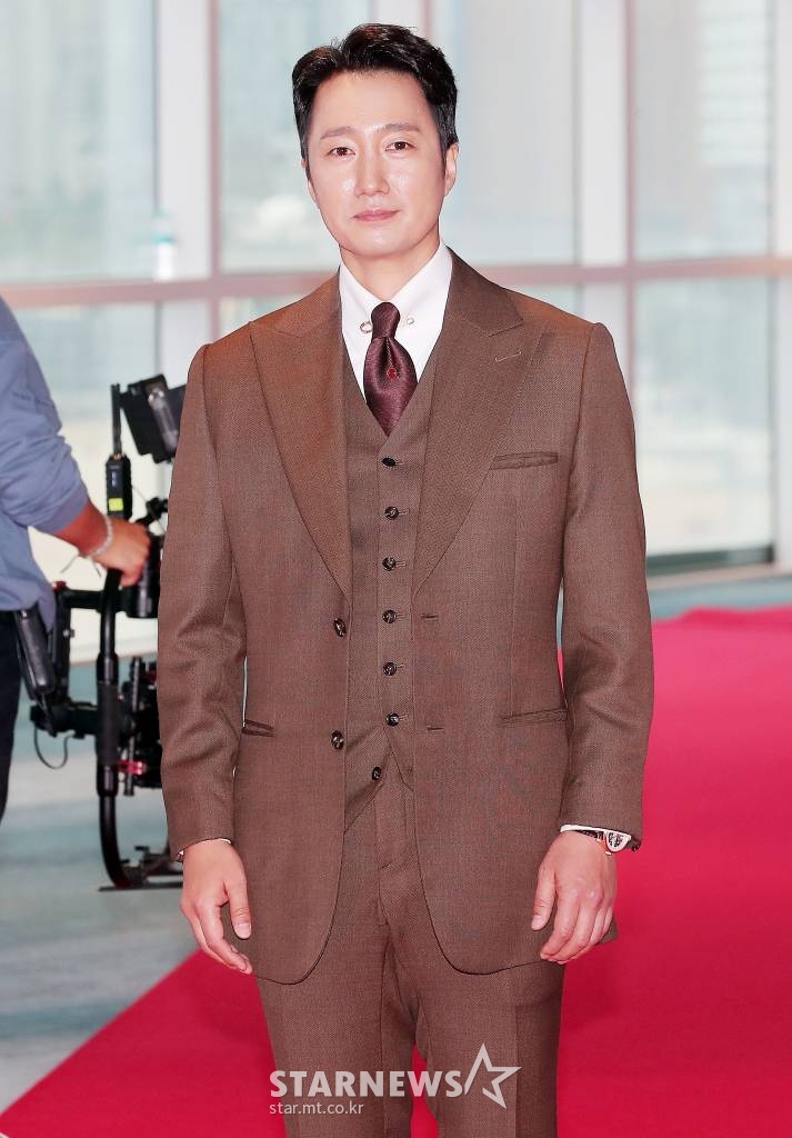 배우 박해일이 6일 오후 부산 해운대구 시그니엘에서 열린 '2022 부일영화상' 레드카펫 행사에 참석해 포즈를 취하고 있다. 2022.10.06 /사진=김창현 기자 chmt@