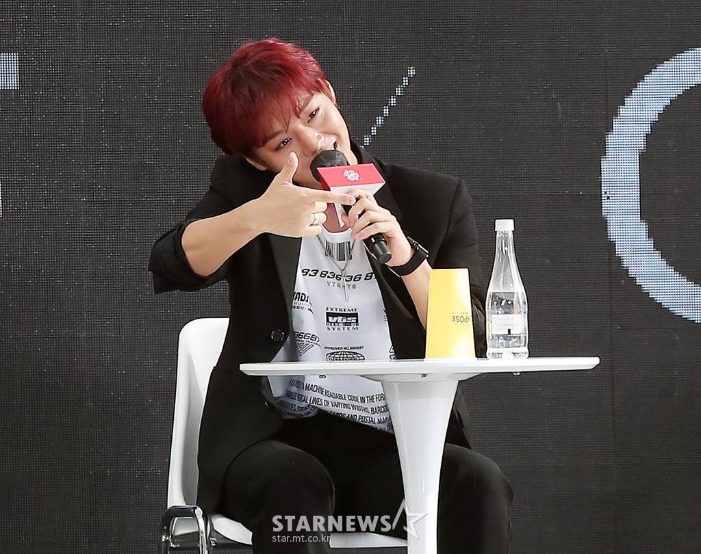 가수 겸 배우 박지훈이 7일 오후 부산 해운대구 우동 영화의 전당 야외 무대에서 진행된 제27회 부산국제영화제 초청작 '약한영웅 클래스 1' 오픈토크에서 유행어를 하고 있다. 2022.10.07 /사진=김창현 기자 chmt@