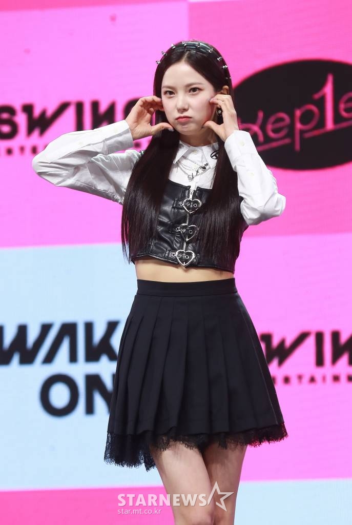 걸그룹 케플러(Kep1er) 최유진이 13일 오후 서울 광진구 예스24라이브홀에서 진행된 세 번째 미니 앨범 ’TROUBLESHOOTER'( 트러블슈터 ) 발매기념 쇼케이스에서 포즈를 취하고 있다. 이번 앨범에는 타이틀곡 ‘We Fresh’를 비롯해 ‘Lion Tamer’, ‘Downtown', ‘Dreams’, ‘THE GIRLS(Can’t turn me down)‘ 등 5곡이 수록됐다. /2022.10.13 /사진=이동훈 기자 photoguy@