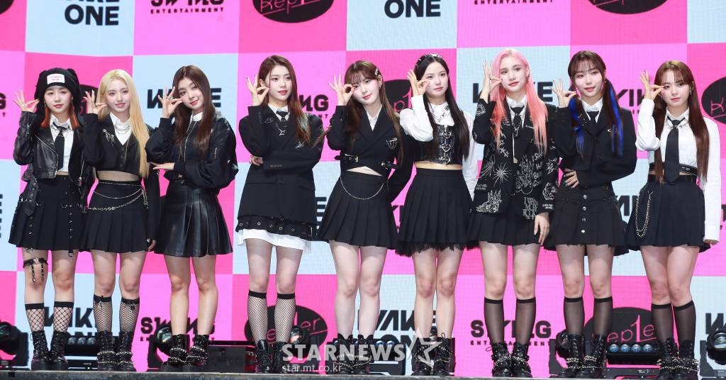 걸그룹 케플러(Kep1er)가 13일 오후 서울 광진구 예스24라이브홀에서 진행된 세 번째 미니 앨범 ’TROUBLESHOOTER'( 트러블슈터 ) 발매기념 쇼케이스에서 포즈를 취하고 있다.  이번 앨범에는 타이틀곡 ‘We Fresh’를 비롯해  ‘Lion Tamer’, ‘Downtown', ‘Dreams’, ‘THE GIRLS(Can’t turn me down)‘ 등 5곡이 수록됐다. /2022.10.13 /사진=이동훈 기자 photoguy@
