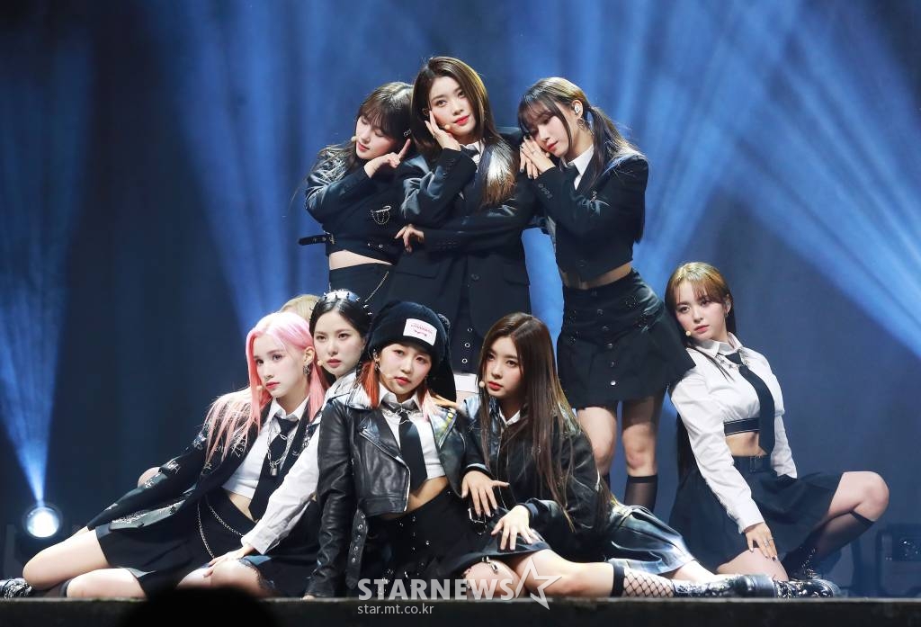 걸그룹 케플러(Kep1er)가 13일 오후 서울 광진구 예스24라이브홀에서 진행된 세 번째 미니 앨범 ’TROUBLESHOOTER'( 트러블슈터 ) 발매기념 쇼케이스에서 신곡을 선보이고 있다.  이번 앨범에는 타이틀곡 ‘We Fresh’를 비롯해  ‘Lion Tamer’, ‘Downtown', ‘Dreams’, ‘THE GIRLS(Can’t turn me down)‘ 등 5곡이 수록됐다. /2022.10.13 /사진=이동훈 기자 photoguy@