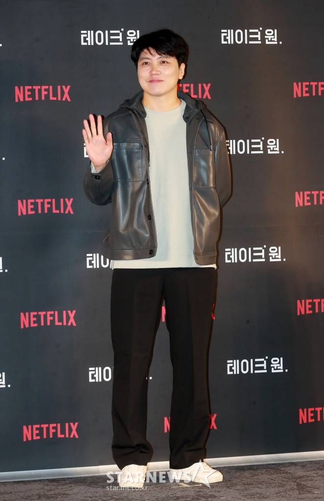 김학민 PD가 13일 오전 서울 메가박스 성수점에서 진행된 넷플릭스 예능 '테이크 원' 제작발표회에 참석해 포즈를 취하고 있다. 최고의 아티스트들이 ‘생애 가장 의미 있는 단 한 번의 무대’를 만들어 나가는 과정을 담은 리얼 음악쇼 '테이크 원'은 오는 14일 공개된다. /2022.10.13 /사진=이동훈 기자 photoguy@