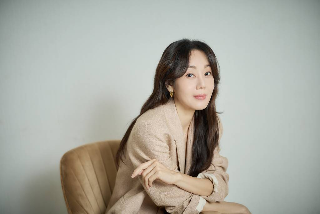 영화 '자백'(감독 윤종석)의 배우 김윤진이 20일 오전 진행된 라운드 인터뷰를 위해 포즈를 취하고 있다. 밀실 살인 사건 용의자로 지목된 사업가 '유민호'(소지섭 분)와 변호사 '양신애'(김윤진 분)가 숨겨진 진실 조각을 맞춰나가는 이야기를 그린 영화 '자백'은 오는 26일 개봉한다. /2022.10.20 /사진=이동훈 기자 photoguy@