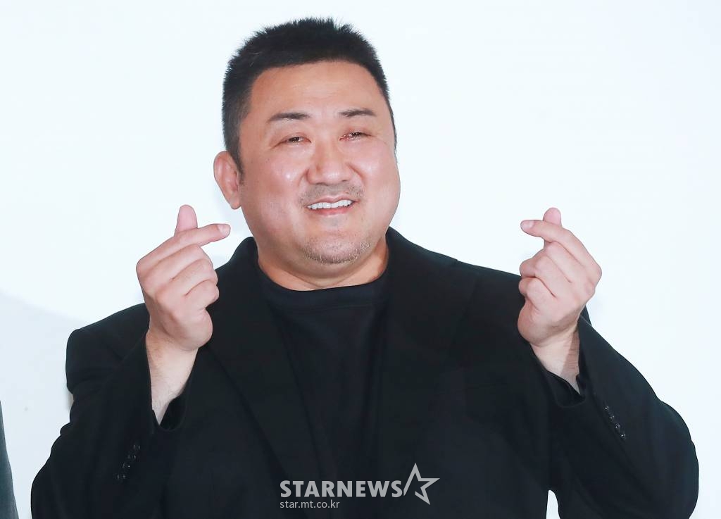 배우 마동석이 15일 오후 서울 코엑스 메가박스에서 진행된 영화 '범죄도시2' 1000만 관객 감사 GV에 참석해 포즈를 취하고 있다. /2022.06.15 /사진=이동훈 기자 photoguy@