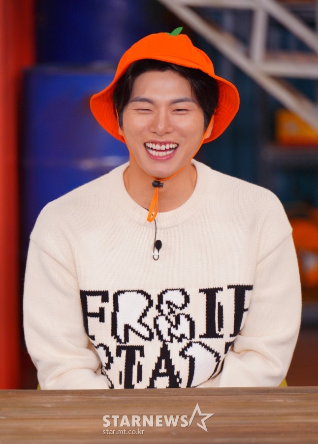 배우 이이경이 21일 오후 온라인 생중계로 진행된 티캐스트 E채널 예능 '용감한 형사들2' 제작발표회에서 인사말을 하고 있다. 진실을 쫓는 형사들의 리얼한 사건일지 '용감한 형사들2'는 오늘(21일) 첫 방송된다. /사진제공=E채널 2022.10.21 /사진=이동훈 기자 photoguy@