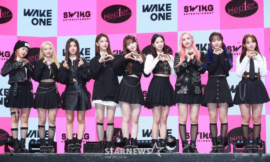 걸그룹 케플러(Kep1er)가 13일 오후 서울 광진구 예스24라이브홀에서 진행된 세 번째 미니 앨범 ’TROUBLESHOOTER'( 트러블슈터 ) 발매기념 쇼케이스에서 포즈를 취하고 있다. 이번 앨범에는 타이틀곡 ‘We Fresh’를 비롯해 ‘Lion Tamer’, ‘Downtown', ‘Dreams’, ‘THE GIRLS(Can’t turn me down)‘ 등 5곡이 수록됐다. /2022.10.13 /사진=이동훈 기자 photoguy@