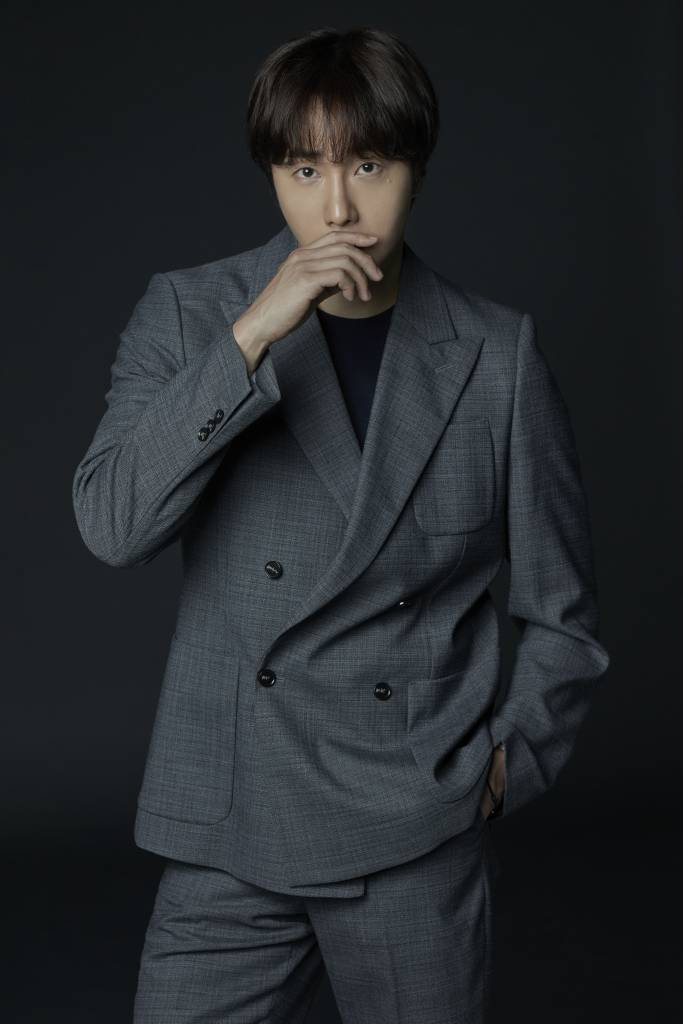 영화 '고속도로 가족'(감독 이상문)의 주연배우 정일우가 28일 오후 진행된 인터뷰를 위해 포즈를 취하고 있다. 인생은 놀이, 삶은 여행처럼 고속도로 휴게소에서 살아가는 한 가족이 우연히 한 부부를 만나면서 예기치 못한 사건을 겪게 되는 이야기 '고속도로 가족'은 11월 2일 개봉한다. /사진제공=영화사설렘,고고스튜디오/CJ CGV 2022.10.28 /사진=이동훈 기자 photoguy@