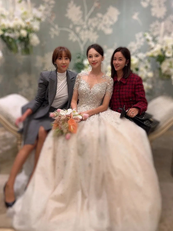 가수 육혜승, 황정음 /사진=인스타그램