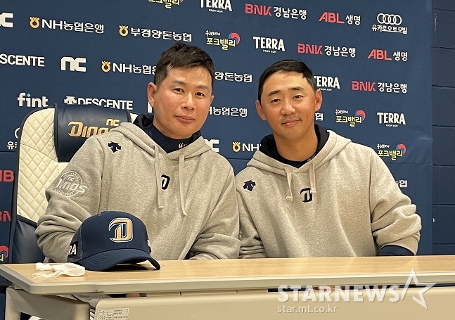 NC 다이노스의 코치진에 합류한 송지만(왼쪽), 전민수 코치가 2일 창원NC파크에서 인터뷰를 진행하고 있다. /사진=양정웅 기자