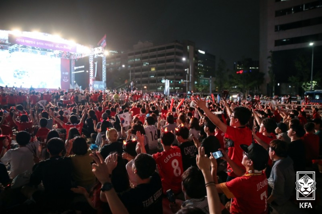 지난 2018년 6월 광화문 광장에 진행된 거리응원 모습. /사진=대한축구협회
