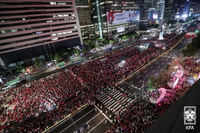 지난 2018년 6월 광화문 광장에 진행된 거리응원 모습. /사진=대한축구협회