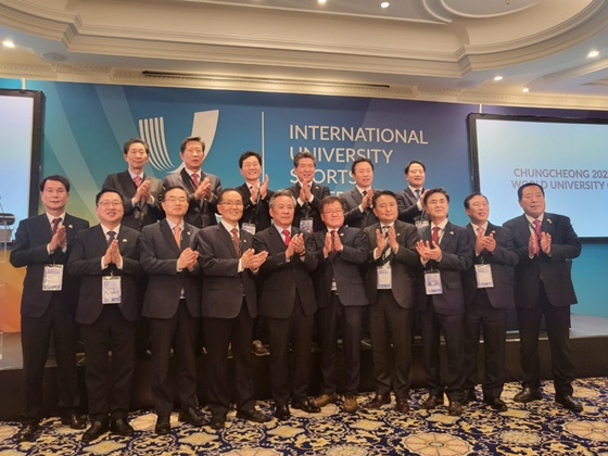 충청권공동대표단(대전·세종·충남·충북)이 2027 하계세계대학경기대회(구 유니버시아드대회) 유치에 성공했다. /사진=대한체육회 제공