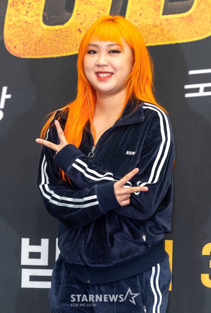 가수 이영지가 14일 오전 온라인 생중계로 진행된 엠넷 '굿걸 GOOD GIRL : 누가 방송국을 털었나' 제작발표회에서 포즈를 취하고 있다. /사진제공=엠넷 /사진=이동훈 기자 photoguy@
