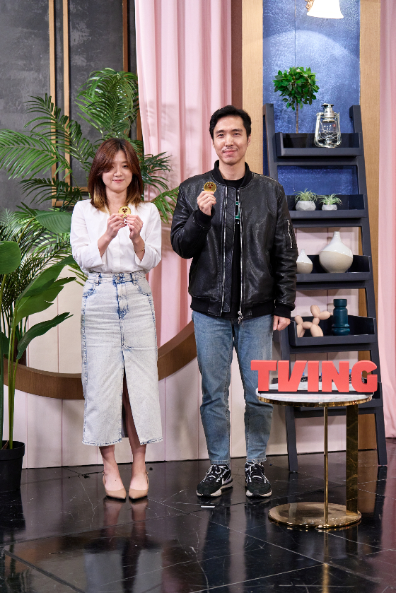 티빙 오리지널 '러브캐처 인 발리'의 김은미(사진 왼쪽), 정민석 PD./사진=티빙