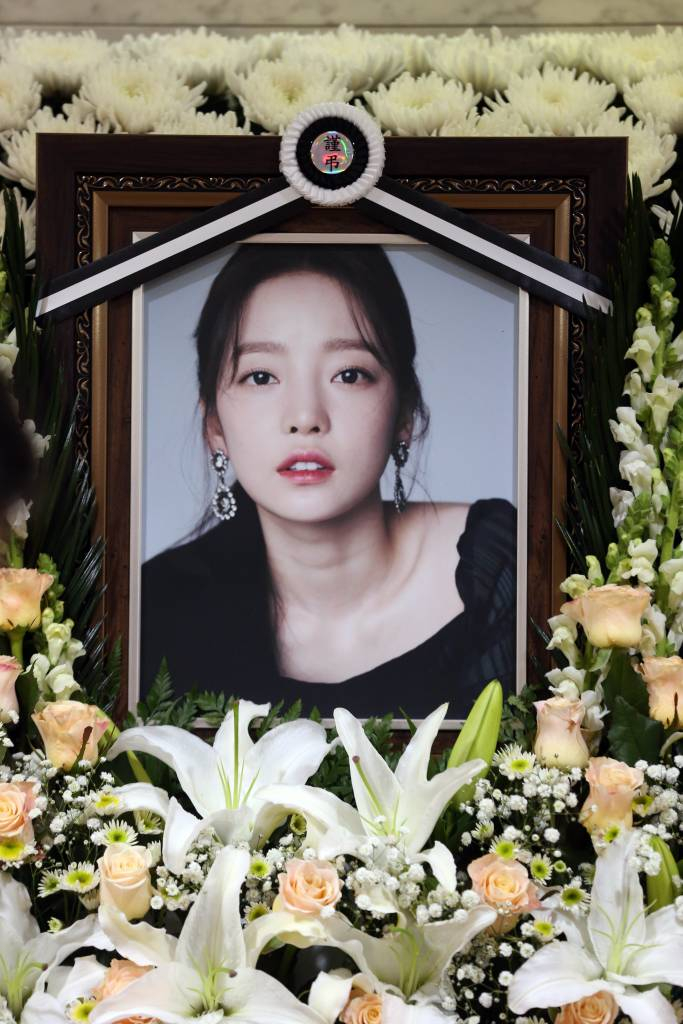 어제 숨진 채로 발견된 가수 고 구하라의 일반 빈소가 마련된 서울 강남 성모병원 장례식장 영정./사진공동취재단 /사진=사진공동취재단