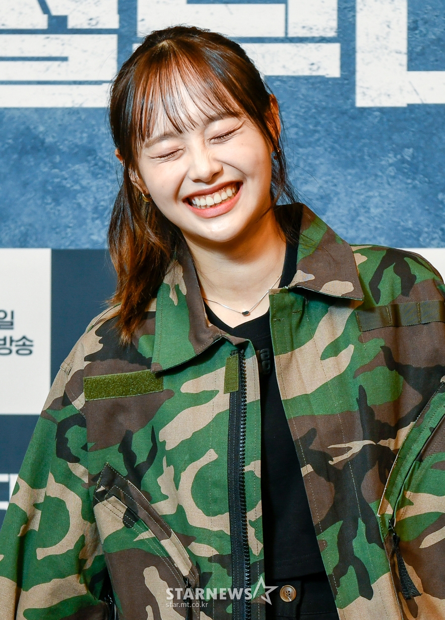 그룹 이달의 소녀의 츄가 23일 오후 SKY와 채널A에서 첫 방송되는 예능 프로그램 '강철부대' 온라인 제작발표회에서 포즈를 취하고 있다. /사진제공=채널A /사진=이동훈 기자 photoguy@